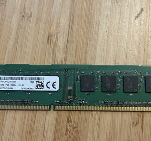 Micron MT8JTF51264AZ-1G8E1 4GB 1Rx8 PC3-12800U UDIMM RAM DDR3
