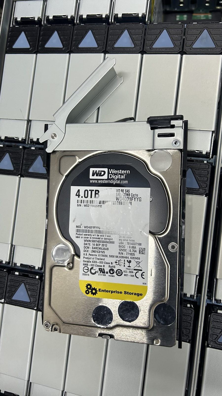 Western Digital WD4001FYYG 4TB SAS 3.5 7200RPM Enterprise HDD No Caddy - Image 2